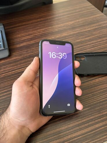 sabvufer qutusu: IPhone X, Qara, Face ID