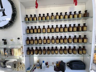 Sifarişlə ətir vitrinləri: Şüşə — 3