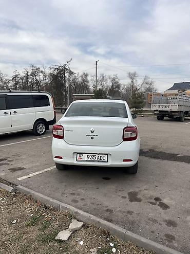 Renault: Renault Logan: 2018 г., Седан — 6