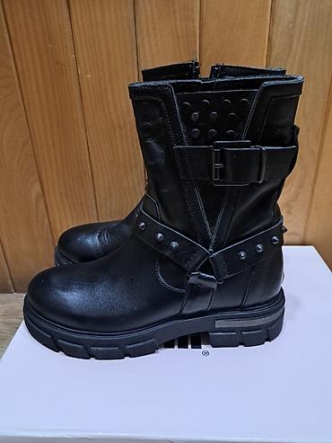 Ölçü: 38, rəng - Qara, Yeni