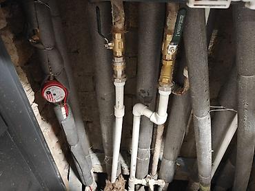 Монтаж и замена сантехники: Сантехник услуги сантехника Услуги сантехника: Установка водомер — 10