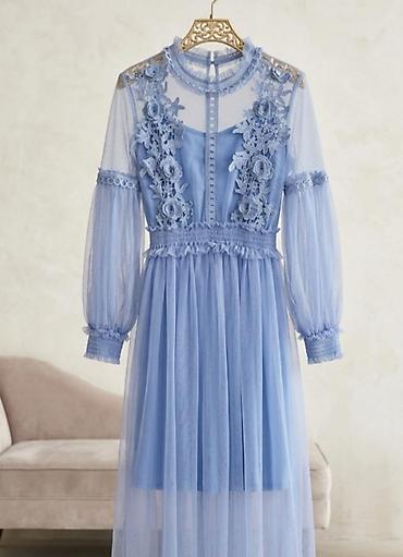Qadın geyimləri: Zərif dizaynlı mavi şifon/dantel don - Rəng: Pastel mavi - Material — 1