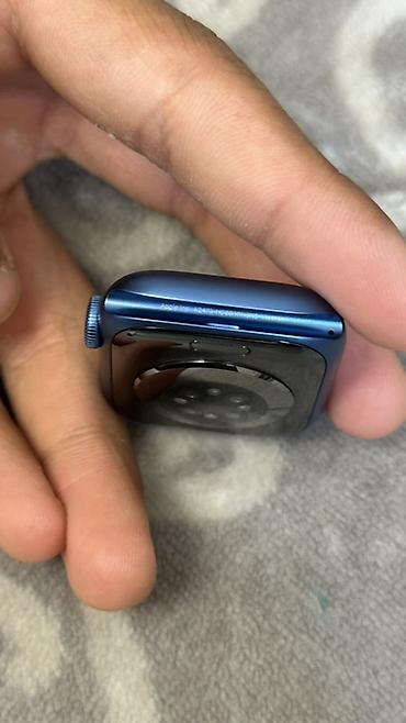 Apple Watch: 📱 Экран: Always-On Retina, 41мм * 💧 Защита от воды: до 50 метров * ❤️ — 6