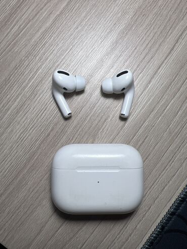 airpods pro не оригинал: Вакуумные, Apple, Б/у, Беспроводные (Bluetooth), Студийные