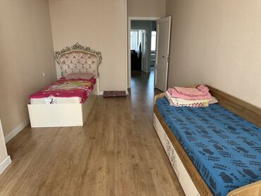 пол дома: Срочно продается 2-х комнатная квартира в центре!🏠 📍Локация: район
