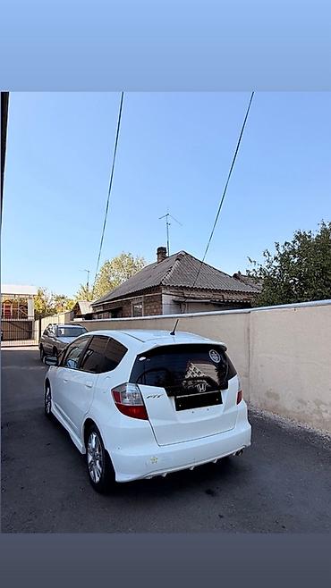 магнитафон на фит: Honda Fit: 2010 г., 1.5 л, Автомат, Газ, Хэтчбэк — 4