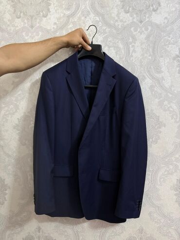 Cacharel kişi kostyumu – tünd göy rəngdə, klassik dizayn. - Brend