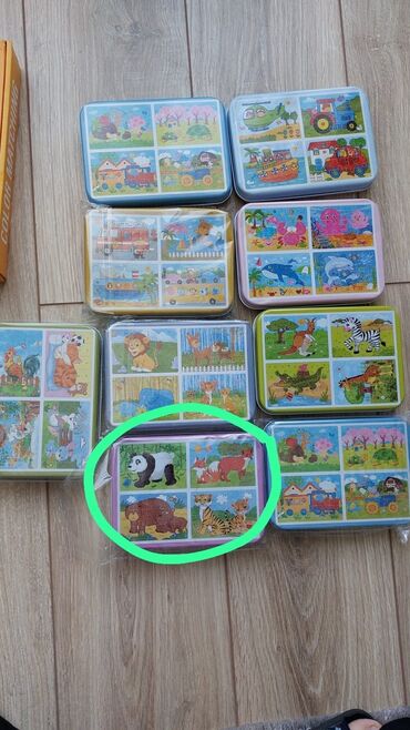 Игрушки: Детские пазлы хорошего качества 
4 рисунка в одной коробке