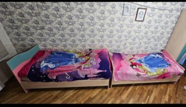 купить компьютерный стол: Для девочки, 2 односпальные кровати, Шкаф