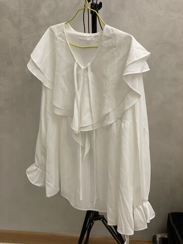 белые блузки с коротким рукавом: Блузка, Классическая модель, Однотонный