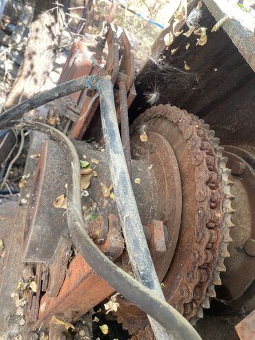 Другое оборудование для производства стройматериалов: Гильотина, разматыватель ( клеть) остаток кровельного металла, все — 23