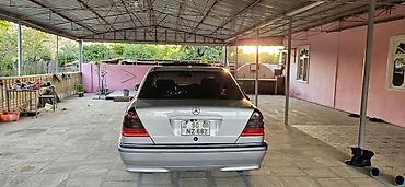 Mercedes-Benz: Mercedes-Benz C-Class: 2.3 l | 1999 il Sedan — 13