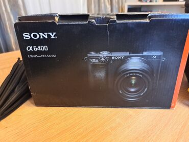 фотоаппарат для мгновенной печати: Sony Alpha a6400 kamera dəsti - Kamera: Sony α6400 (APS‑C) - Kit