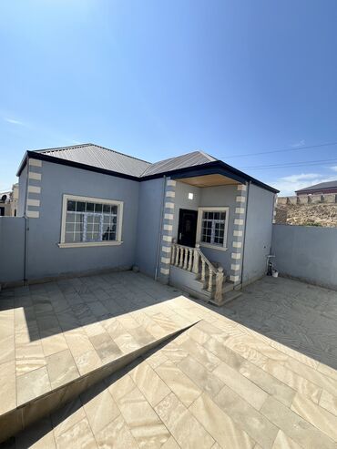 Həyət evləri və villaların satışı: Binəqədi qəs. 3 otaqlı, 90 kv. m, Yeni təmirli