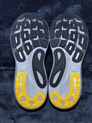 Кроссовки и спортивная обувь: Мужские кроссовки, 42.5, Brooks, Новый, Самовывоз, Бесплатная доставка, Платная доставка at lalafo.kg — 12 Кроссовки и спортивная обувь: Мужские кроссовки, 42.5, Brooks, Новый, Самовывоз, Бесплатная доставка, Платная доставка — 12