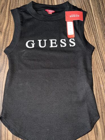 qadinlar uecuen buezmli kostyumlar: Футболка Guess, S (EU 36), цвет - Черный