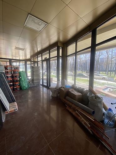 нужна: СДАЁТСЯ КОММЕРЧЕСКОЕ ПОМЕЩЕНИЕ — 539 м² ПЕРВАЯ ЛИНИЯ, Бульвар Эркиндик — 3