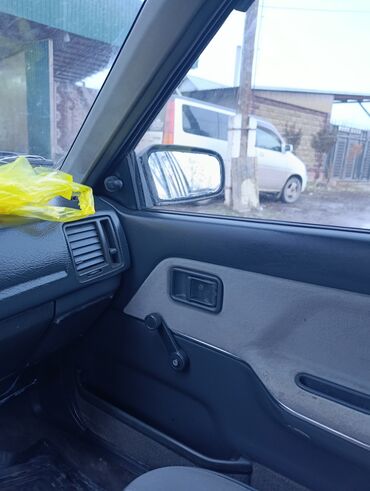 Mazda: Mazda 323: 1990 г., 1.6 л, Механика, Бензин, Универсал — 6