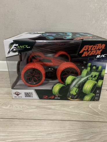 машинки игрушки: Игрушечная машинка на пульте управления Atom max rc. Аккумулятор 9.6