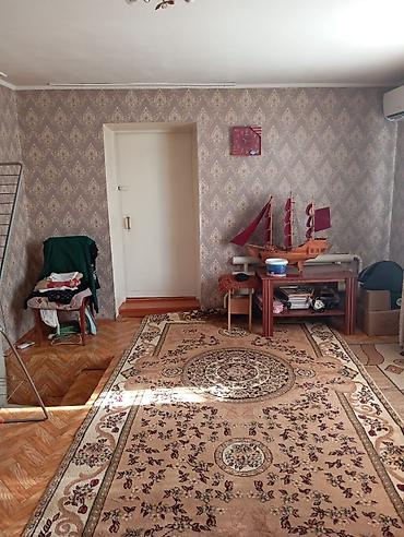 место на аламединском рынке: Продаю большой кирпичный полуподвальный дом в районе — 8