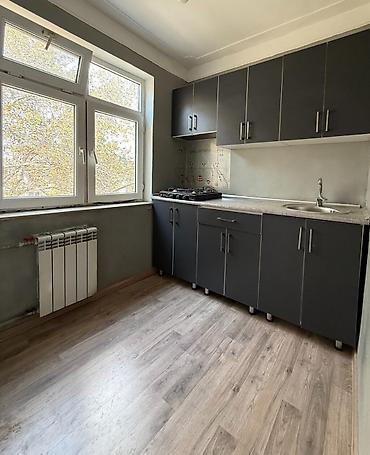 Mənzillər: Bakı, 2 otaqlı, Köhnə tikili, m. Neftçilər, 55 kv. m — 6