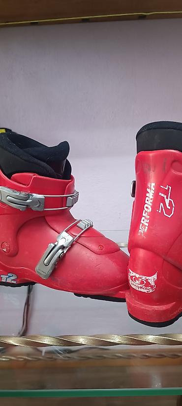 Сноуборды: Продам крепления и ботиночки для сноуборда размер 33. цена 5000 сом — 8