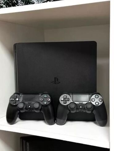 playstation 4 купить бу: Продается Ps4 slim Память 1тб. В комплекте имеются 2джойстикa не