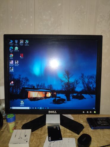 Monitorlar: Salam Dell 75 Hz 17 inç monitördu Mi 9 lite ekranı ilə barter edirəm