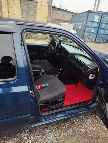 Volkswagen: Volkswagen Vento: 1996 г., 1.8 л, Механика, Бензин, Седан — 11