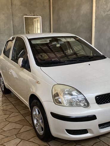 turbo az toyota corolla универсал: Toyota Vitz/Yaris, ağ rəng, 5 qapılı hetçbek. Texniki və komfort