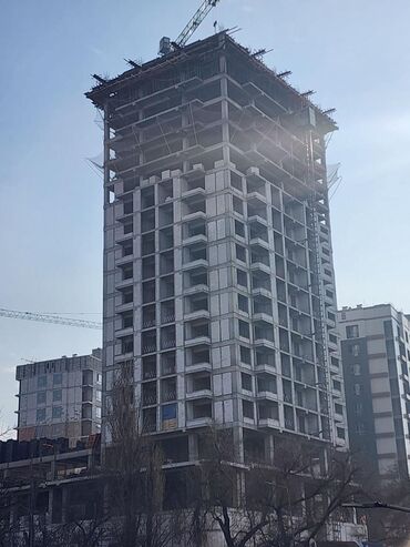 снять квартиру в частном секторе: 3 бөлмө, 112 кв. м, Элитка, 15 кабат, ПСО (өзү оңдоп түзөтүп бүтүү үчүн)