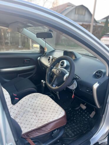 Toyota: Toyota ist: 2003 г., 1.3 л, Автомат, Бензин, Хэтчбэк — 12