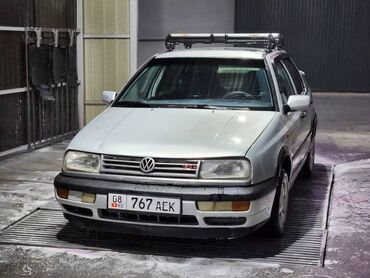 пасат вента: Volkswagen Vento: 1995 г., 1.8 л, Механика, Бензин, Седан