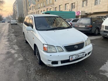 Toyota: Toyota Gaia: 2003 г., 2 л, Автомат, Бензин, Минивэн