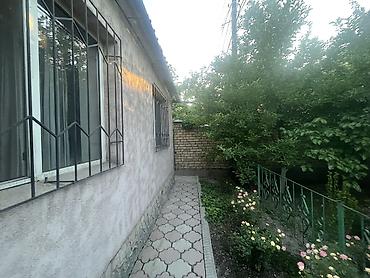 Продажа коттеджей и домов: Продам дом 150 м2 с ремонтом, мебелью и техникой. В доме 6 комнат и — 5