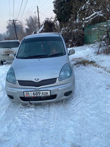 Toyota: Toyota Funcargo: 2004 г., 1.5 л, Автомат, Бензин