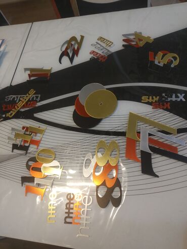 Ostali proizvodi za kuću: Zidni sat sa efektom ogledala boje su prikazane na slikama — 8