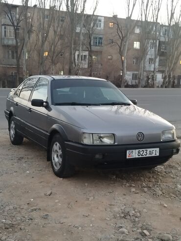 Volkswagen: Volkswagen Passat: 1989 г., 1.8 л, Механика, Бензин, Седан