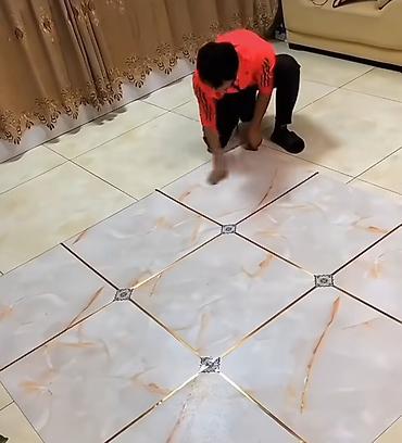 Laminat: Yapışqan laminat və mərmər. PVC materialı olan arxasi özü yapişqanlı — 10