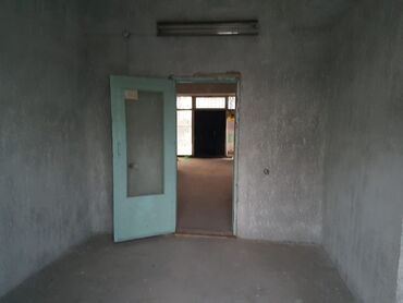 Продажа другой коммерческой недвижимости: Продаю или обмен Помещение 180 КВ.м Адрес: город Токмок микрорайон-1 — 5