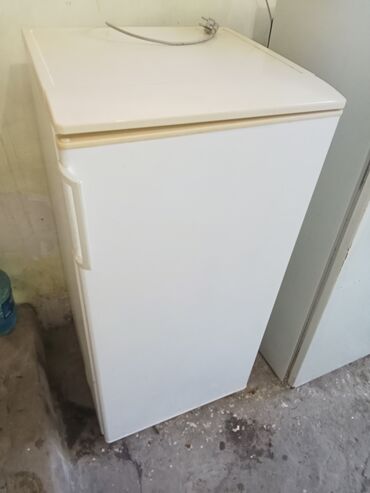 холодильник бу: Dnepr soyuducu yaxşı soyudur işləyir heç bir problemi yoxdur. 60x125