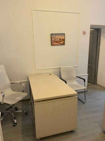 Ofislər: Tarqovuda ofis kirayə verilir.ofis tam əşyalı verilir. 35 kv. 2 otaq — 6