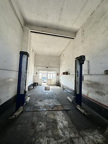 аренда кары: Babək pr-də avtoservis daxilində boks icarəyə verilir. 41kv — 3