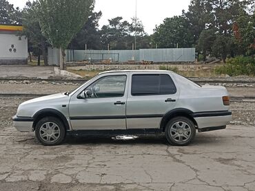 авто лизинг рассрочка: Volkswagen Vento: 1994 г., 1.8 л, Механика, Бензин, Седан