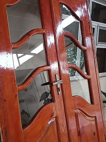 böyürtkən və moruq: Taxta ikili giriş qapısı və Pəncərə– şüşəli dekorativ model. iki — 1