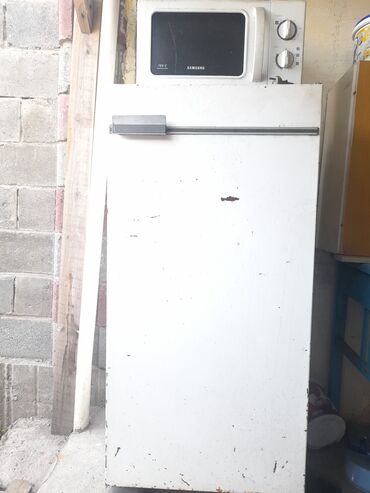скупка старой бытовой техники: БИРЮСА холодильник, рабочая, отлично морозит, старая модель. БИРЮСА