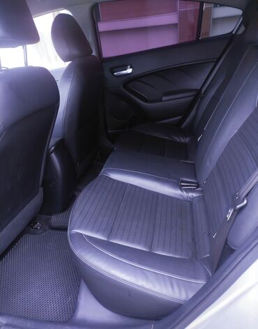 Kia: Kia K3: 1.6 l | 2017 il Sedan — 10