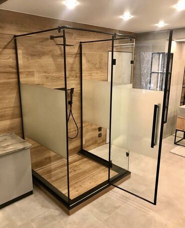 Душевые перегородки и ограждения: П-образная душевая перегородка под заказ Закалённое стекло 8 мм — 4