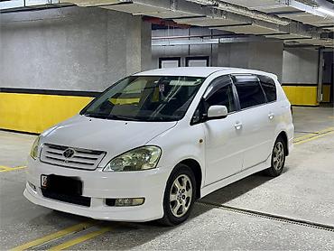 Toyota Ipsum: 2002 г., 2.4 л, Автомат, Бензин, Минивэн