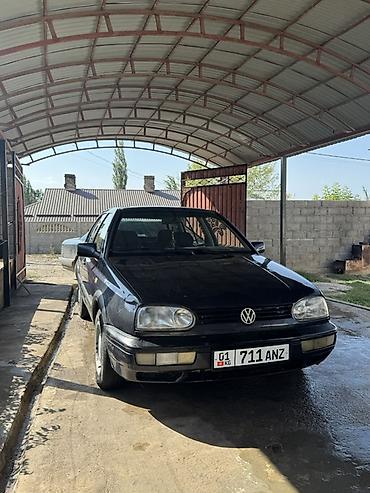 жили машина: Volkswagen Golf: 1995 г., 1.8 л, Кол менен иштөөчү, Бензин, Хетчбек — 3